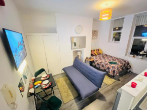 Luxurious Studio flat in Shipley Central